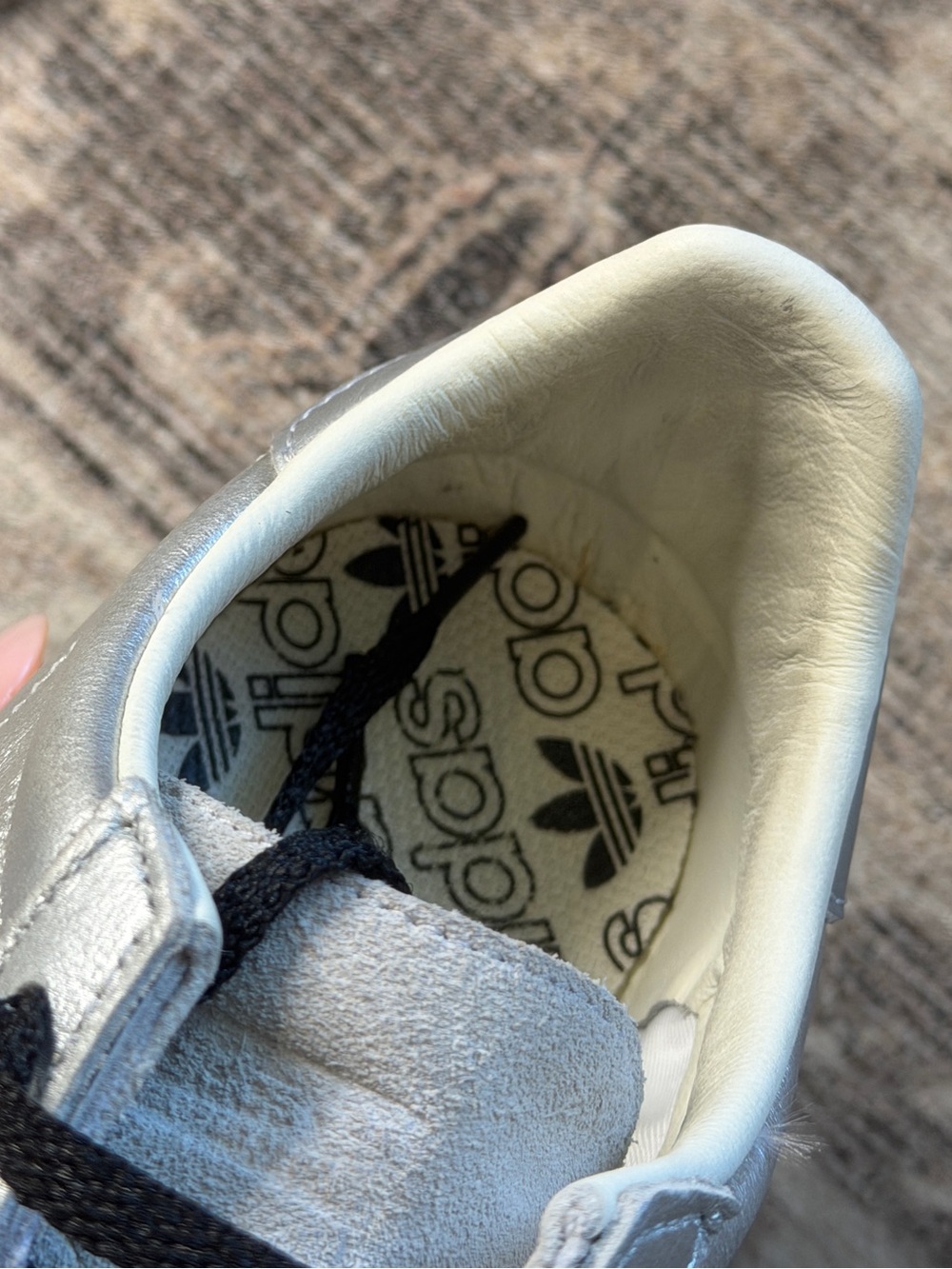 Adidas Country OG in silver and black - Picture 11 of 15
